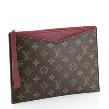 Pochette Pallas Monogram Canvas